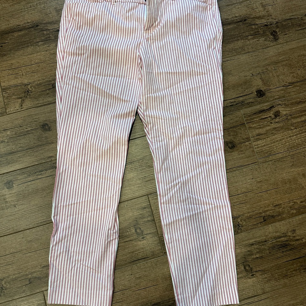 Old Navy Pink and White Cropped Pants with Ankle Length